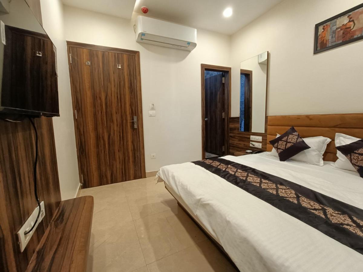 Hotel Vrinda Inn Udaipur Eksteriør bilde