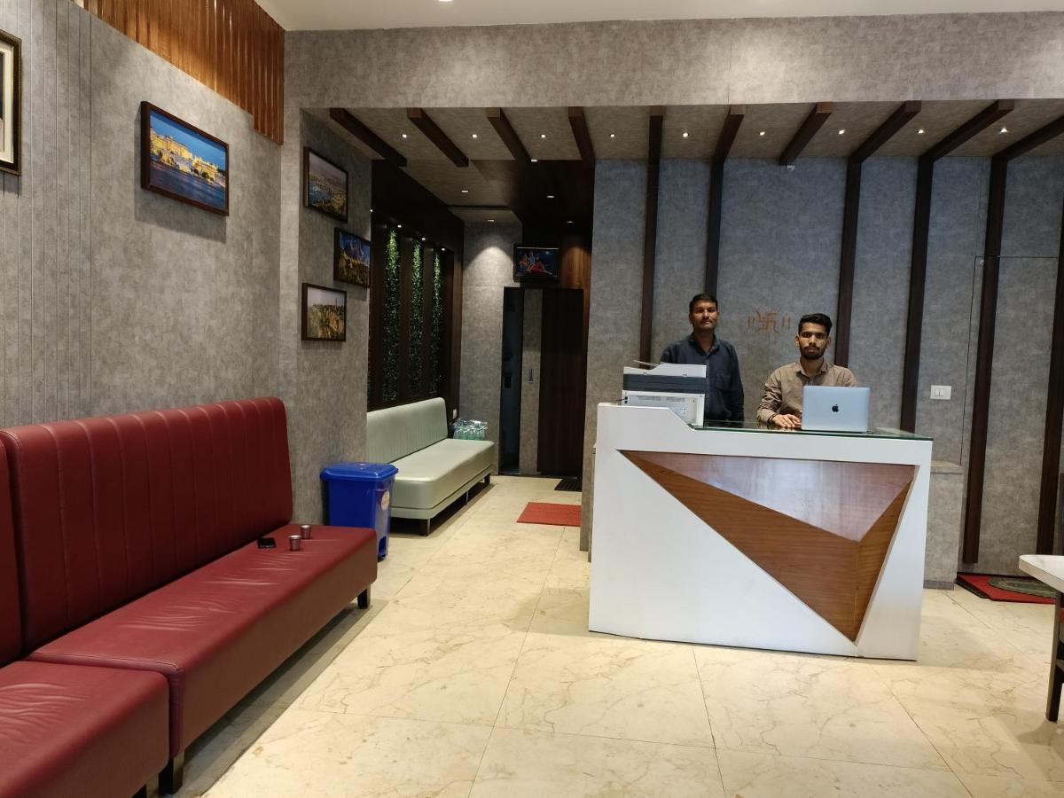 Hotel Vrinda Inn Udaipur Eksteriør bilde