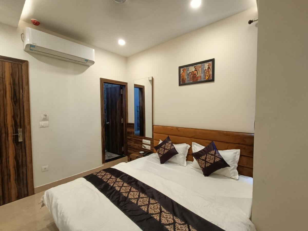 Hotel Vrinda Inn Udaipur Eksteriør bilde