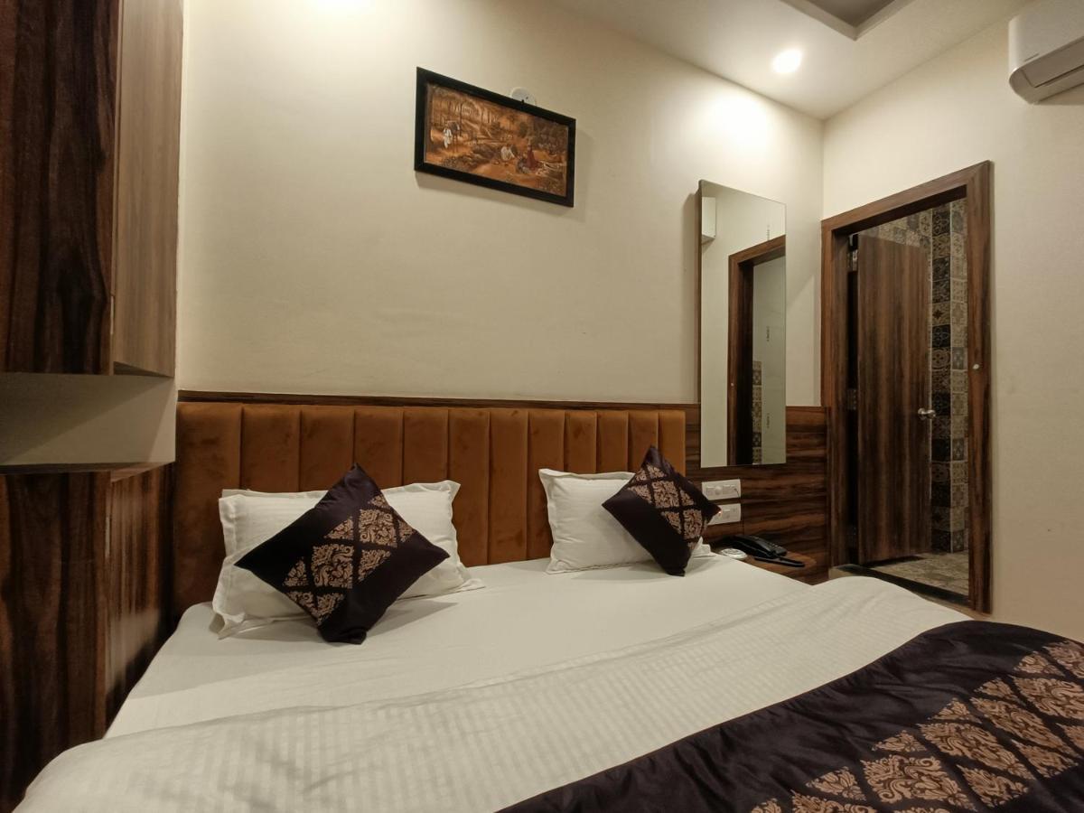 Hotel Vrinda Inn Udaipur Eksteriør bilde