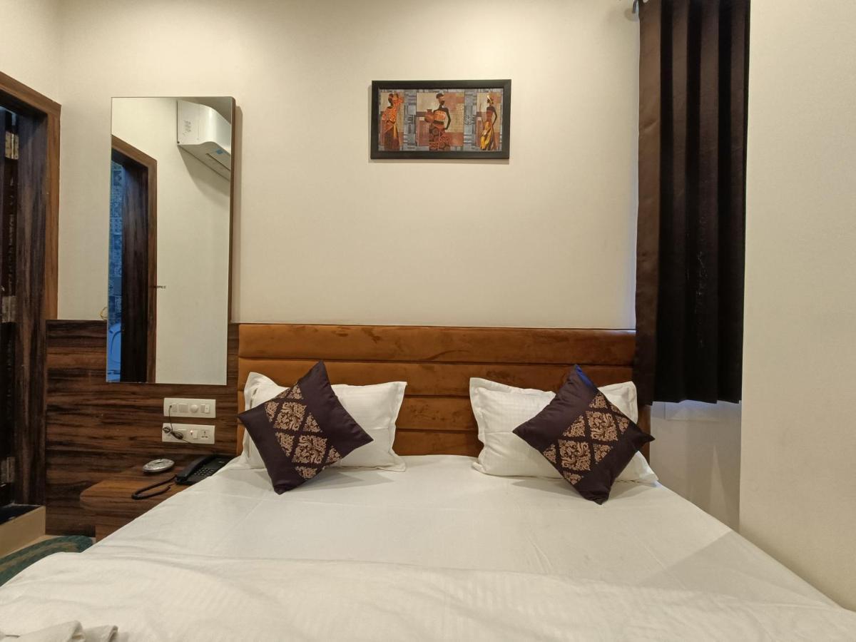 Hotel Vrinda Inn Udaipur Eksteriør bilde