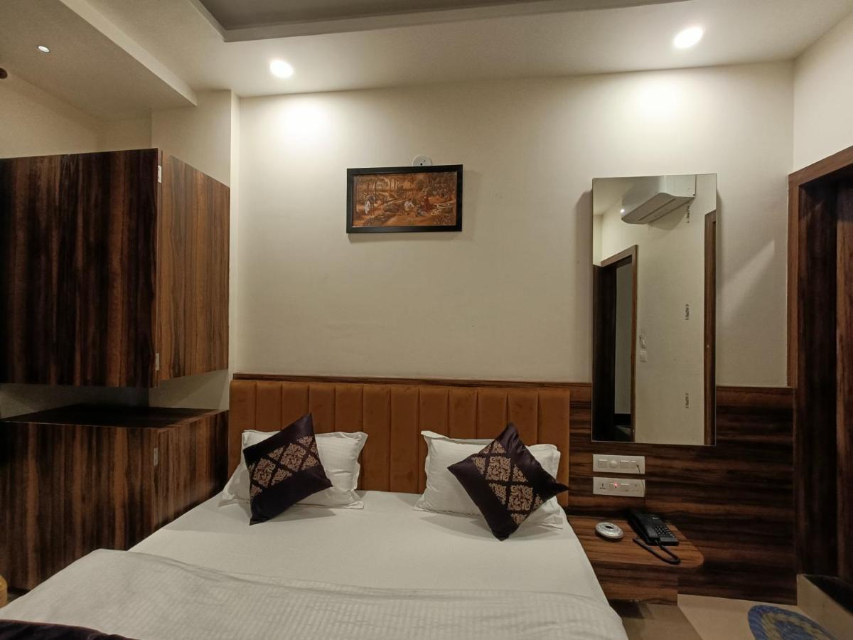 Hotel Vrinda Inn Udaipur Eksteriør bilde