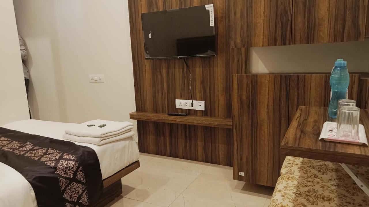 Hotel Vrinda Inn Udaipur Eksteriør bilde