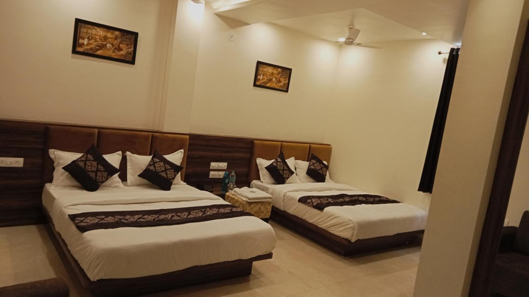 Hotel Vrinda Inn Udaipur Eksteriør bilde