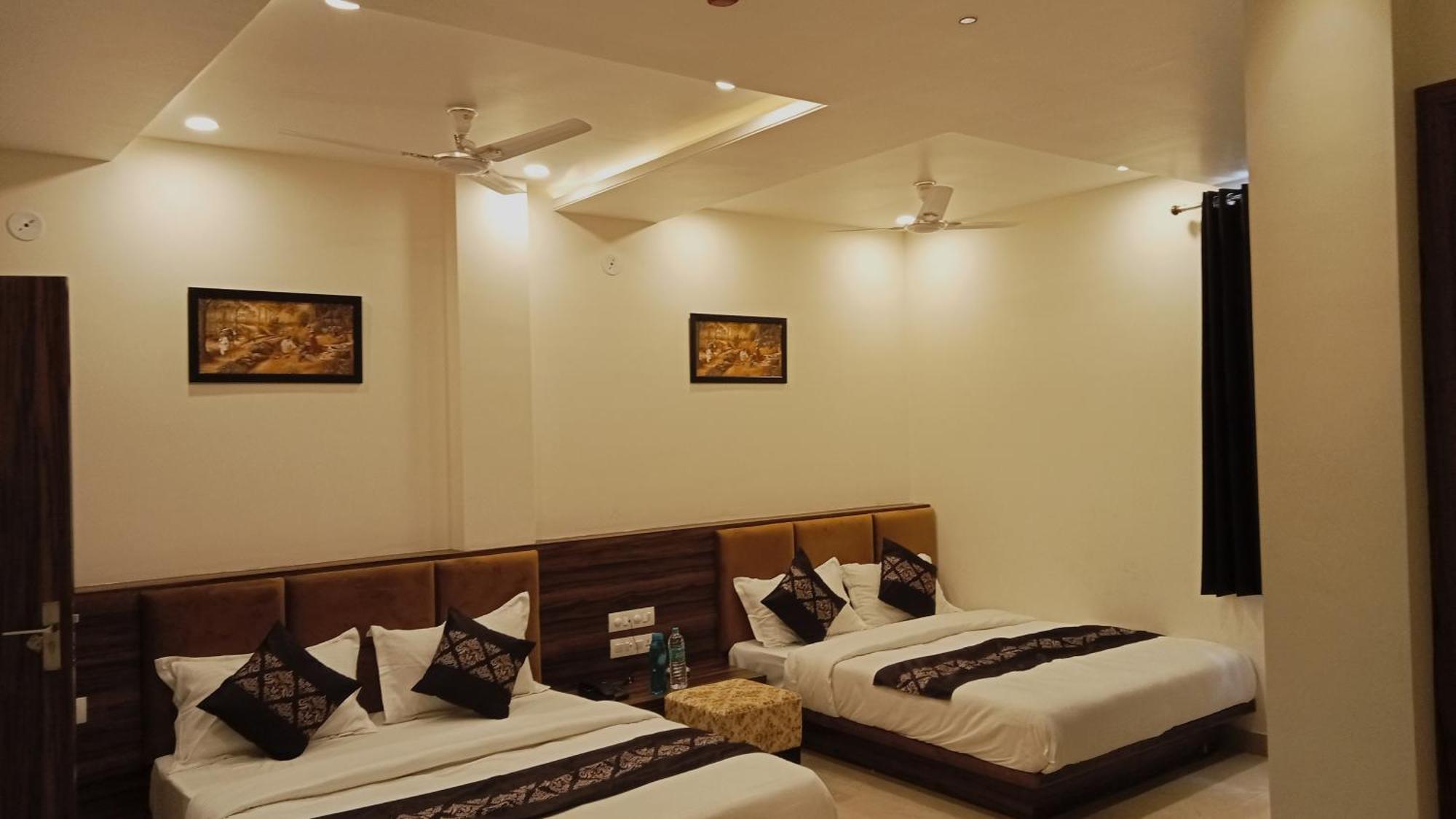 Hotel Vrinda Inn Udaipur Eksteriør bilde