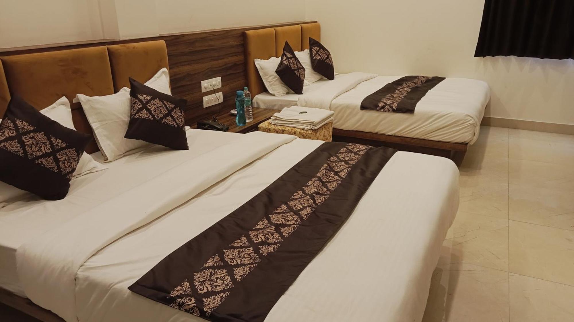 Hotel Vrinda Inn Udaipur Eksteriør bilde