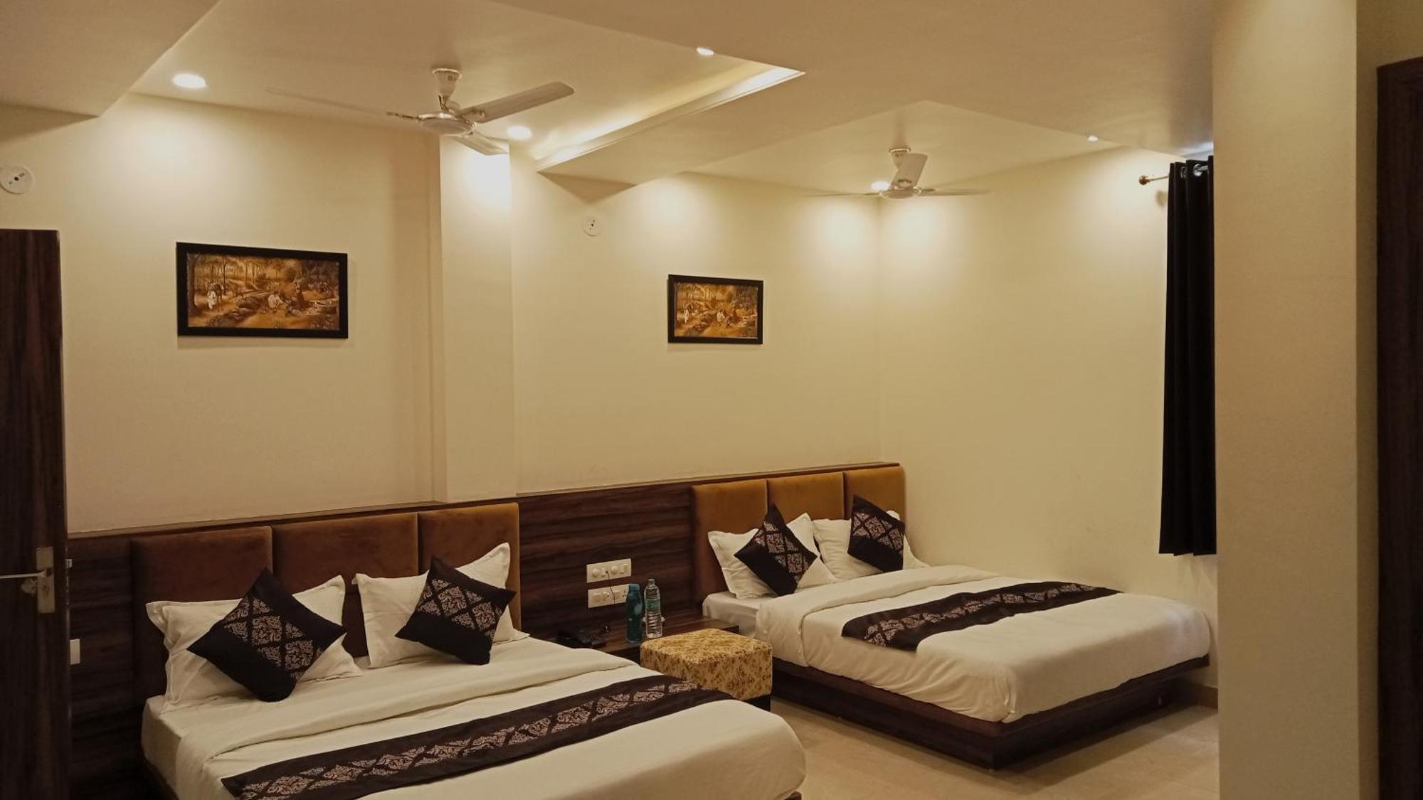 Hotel Vrinda Inn Udaipur Eksteriør bilde