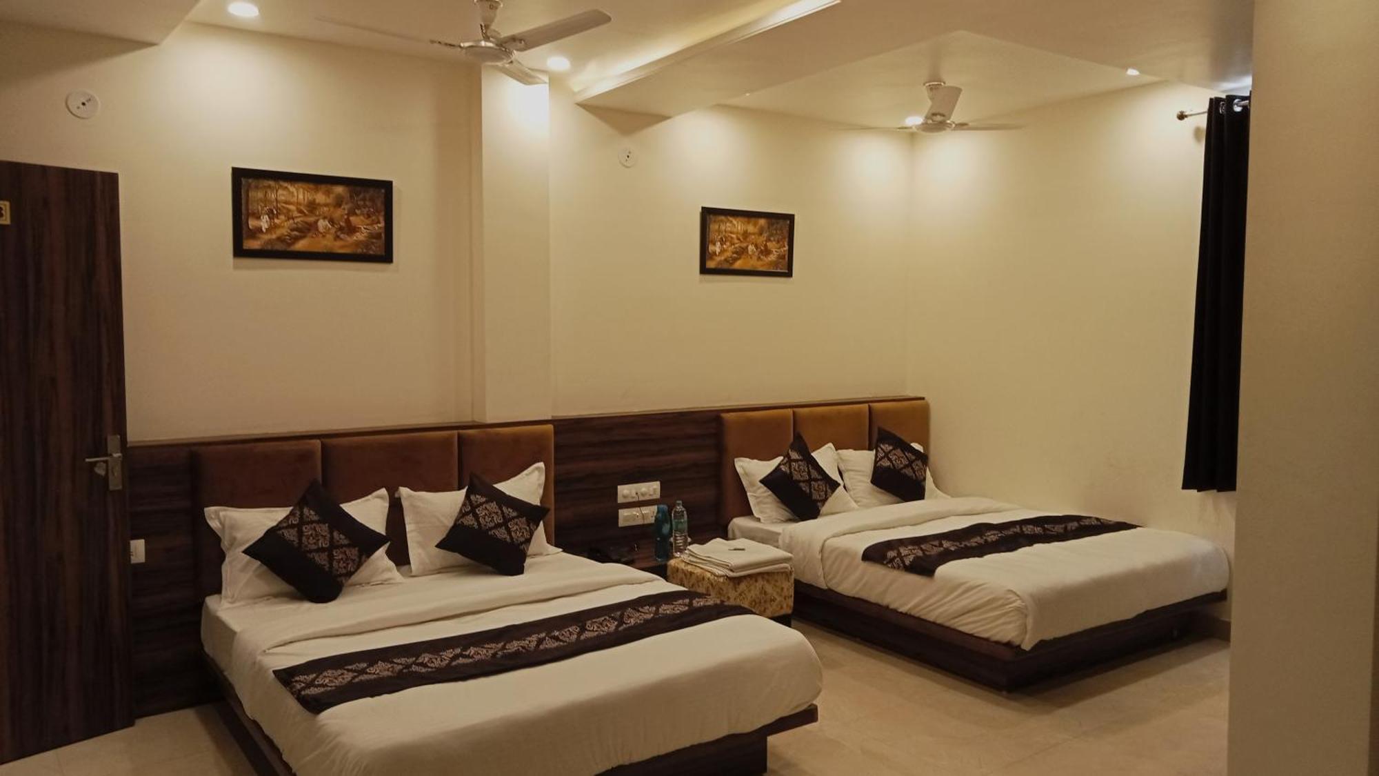 Hotel Vrinda Inn Udaipur Eksteriør bilde